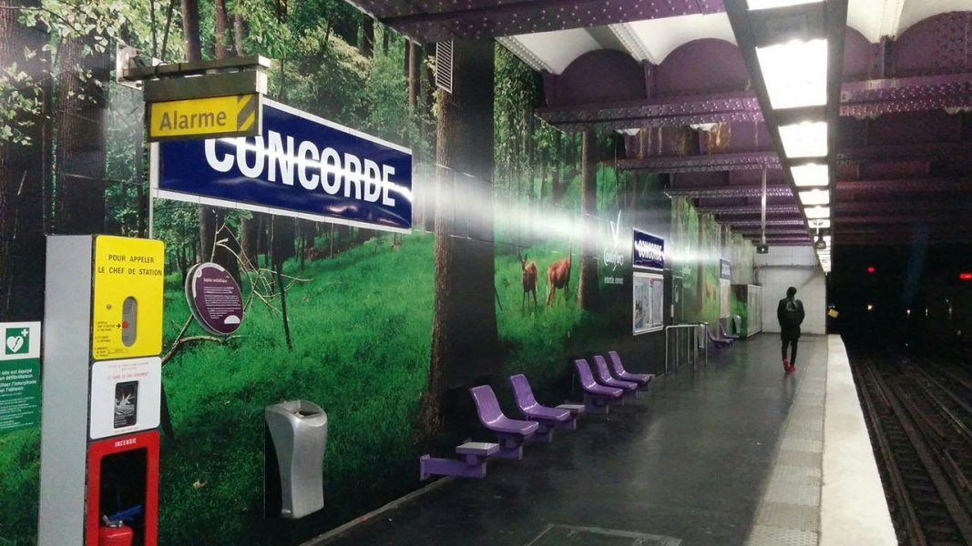 Habillage de station de métro Concorde sur le thème de la forêt